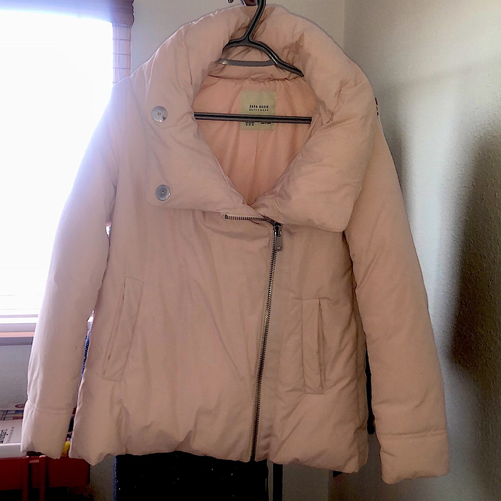 Lovely Zara winter jacket - pale pink! So unique and stylish !!!